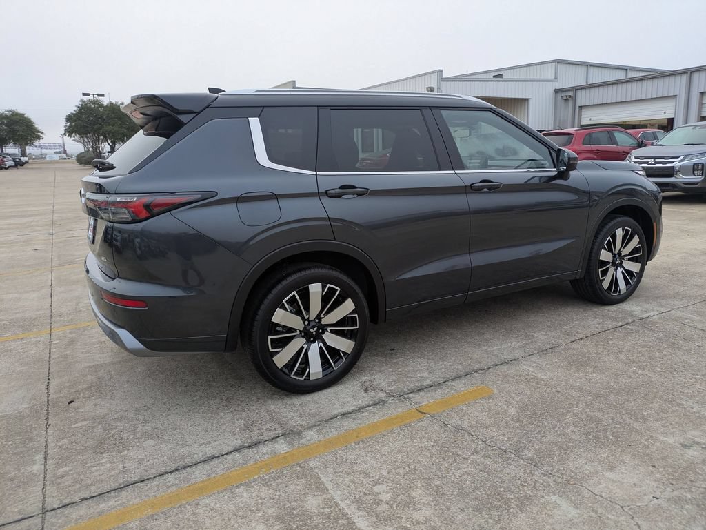 New 2026 Mitsubishi Outlander SEL FWD image 6