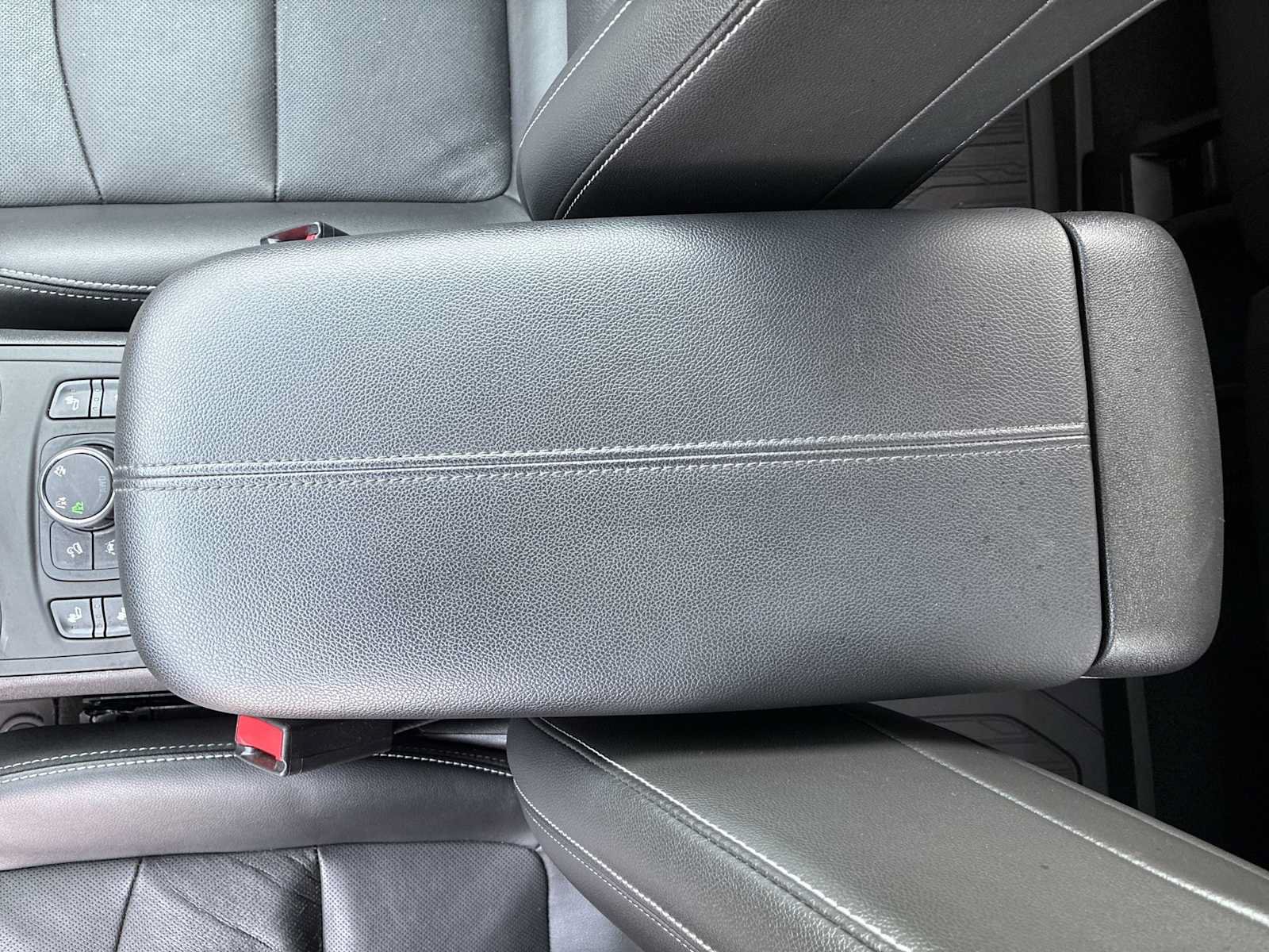 Used 2022 GMC Terrain SLT w/ LPO, Floor Liner Package AWD/4WD image 23