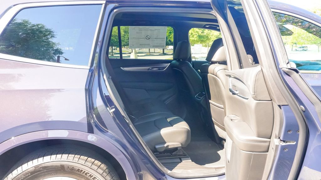 Used 2025 Cadillac XT6 Luxury FWD image 14