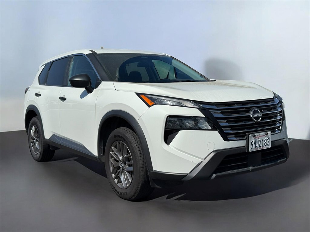 Used 2024 Nissan Rogue S image 14