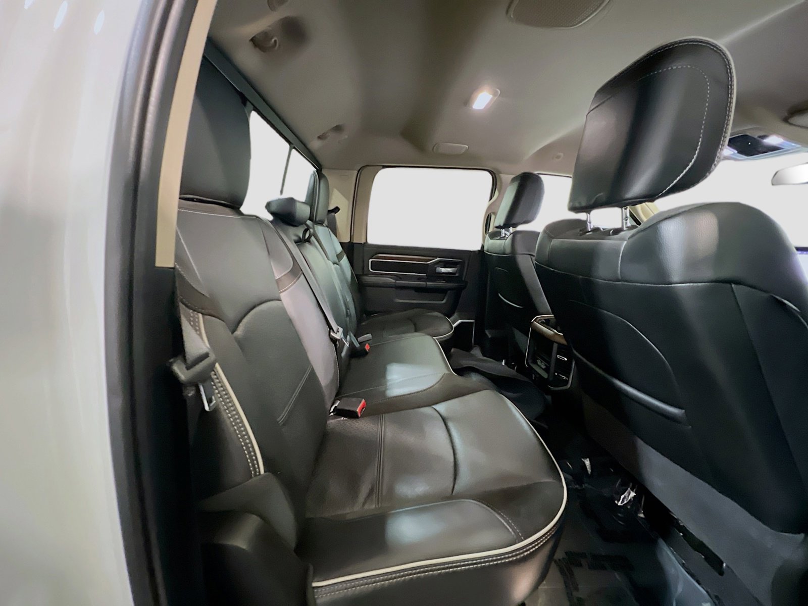 Used 2022 RAM 3500 Laramie image 19