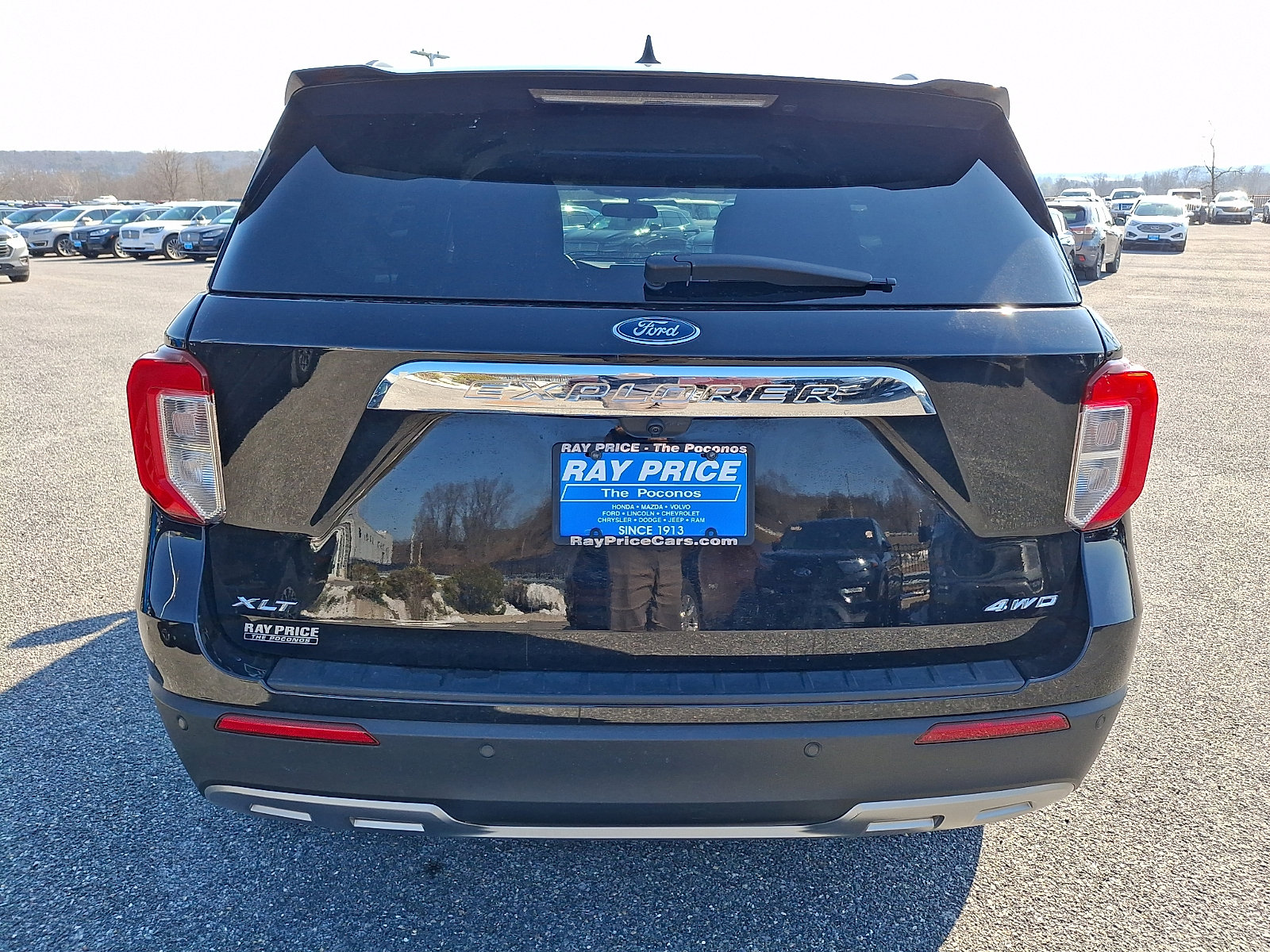 Certified 2023 Ford Explorer XLT w/ Equipment Group 202A AWD/4WD image 5