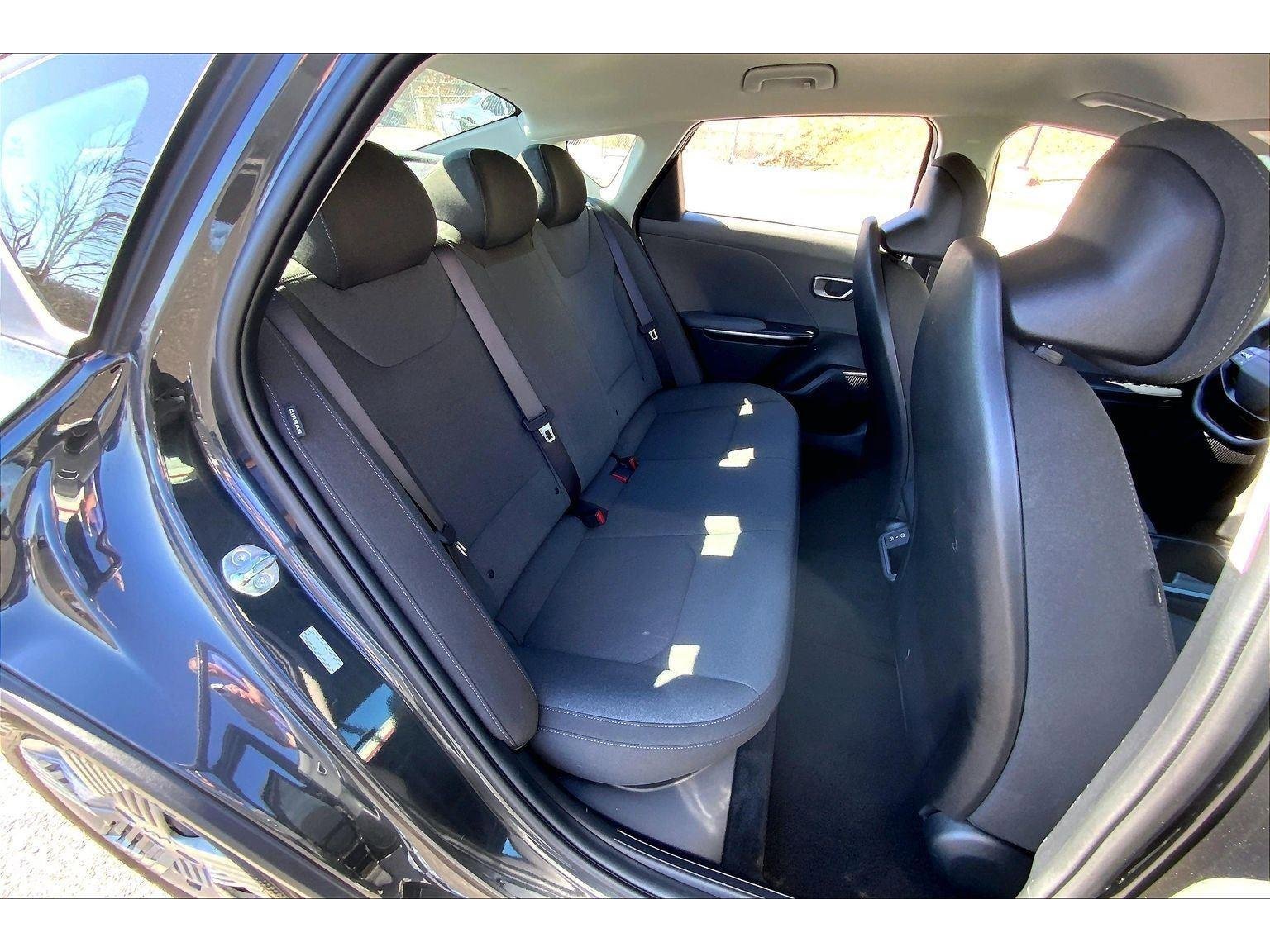 Used 2025 Kia K4 LX image 23