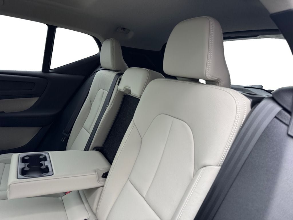 New 2026 Volvo XC40 B5 Ultra w/ Protection Package Premier AWD/4WD image 27