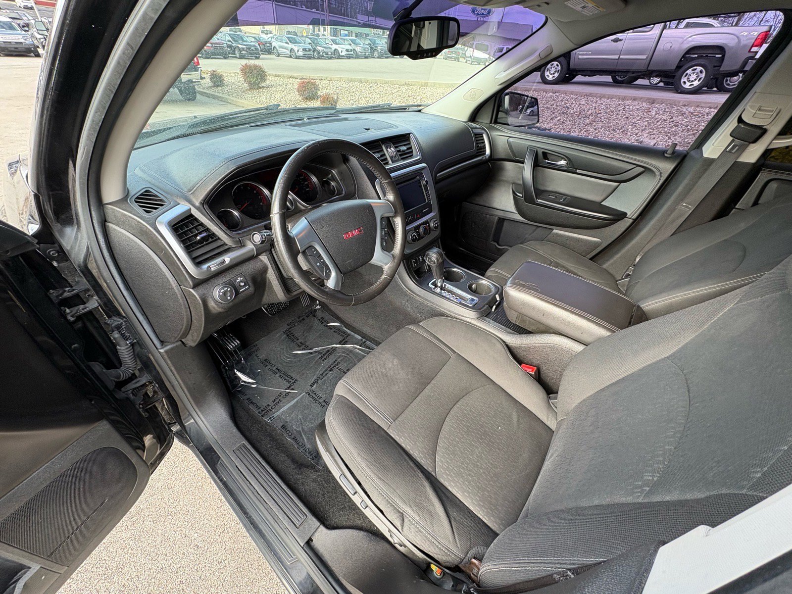 Used 2016 GMC Acadia SLE FWD image 1
