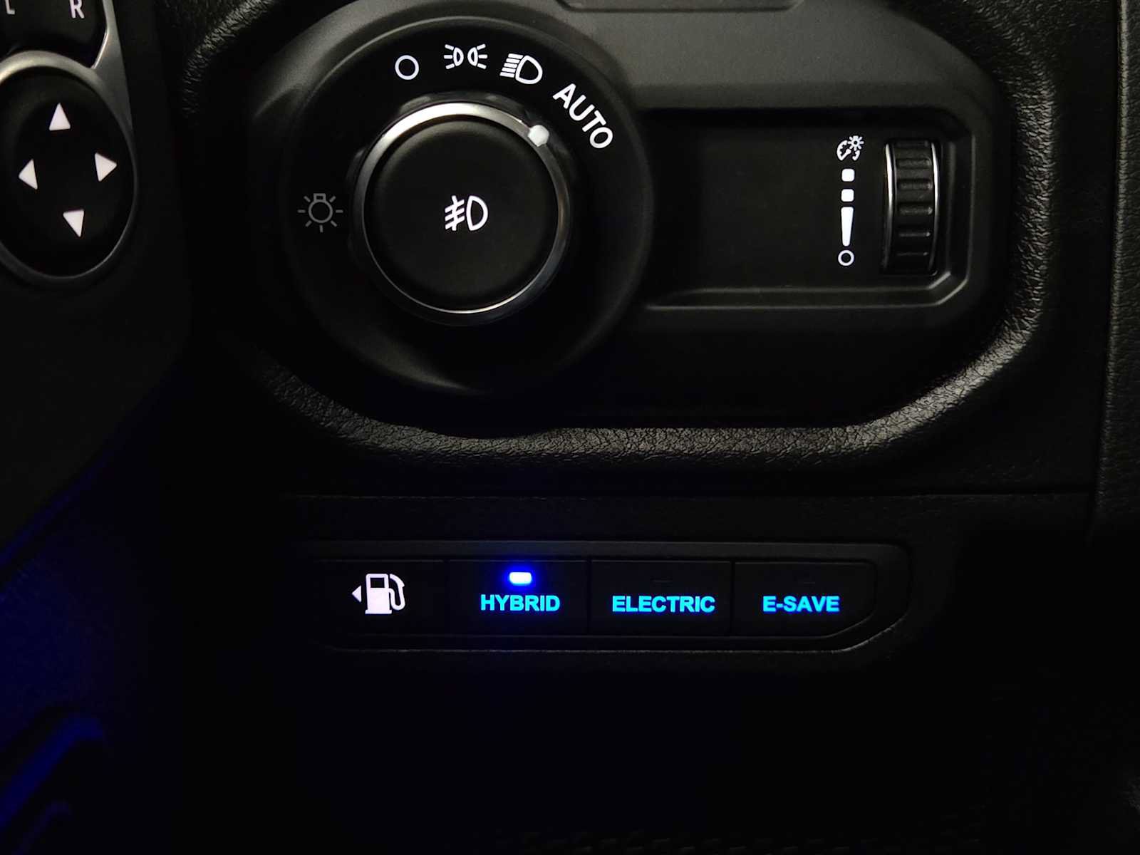 Used 2024 Jeep Wrangler Unlimited AWD/4WD image 32