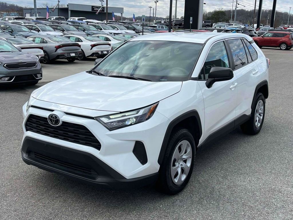 Used 2024 Toyota RAV4 LE image 29