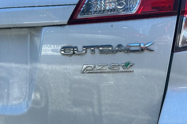 Used 2011 Subaru Outback 2.5i image 6