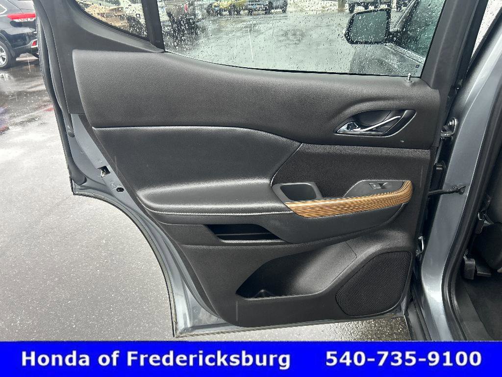 Used 2021 GMC Acadia SLE w/ Driver Convenience Package image 10