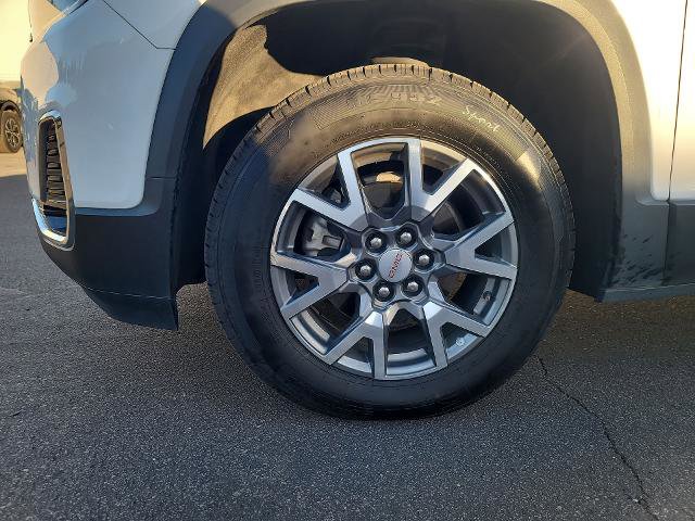 Used 2023 GMC Acadia SLT image 32