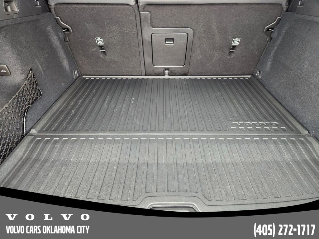 Certified 2025 Volvo XC60 T8 Plus w/ Protection Package Premier image 31