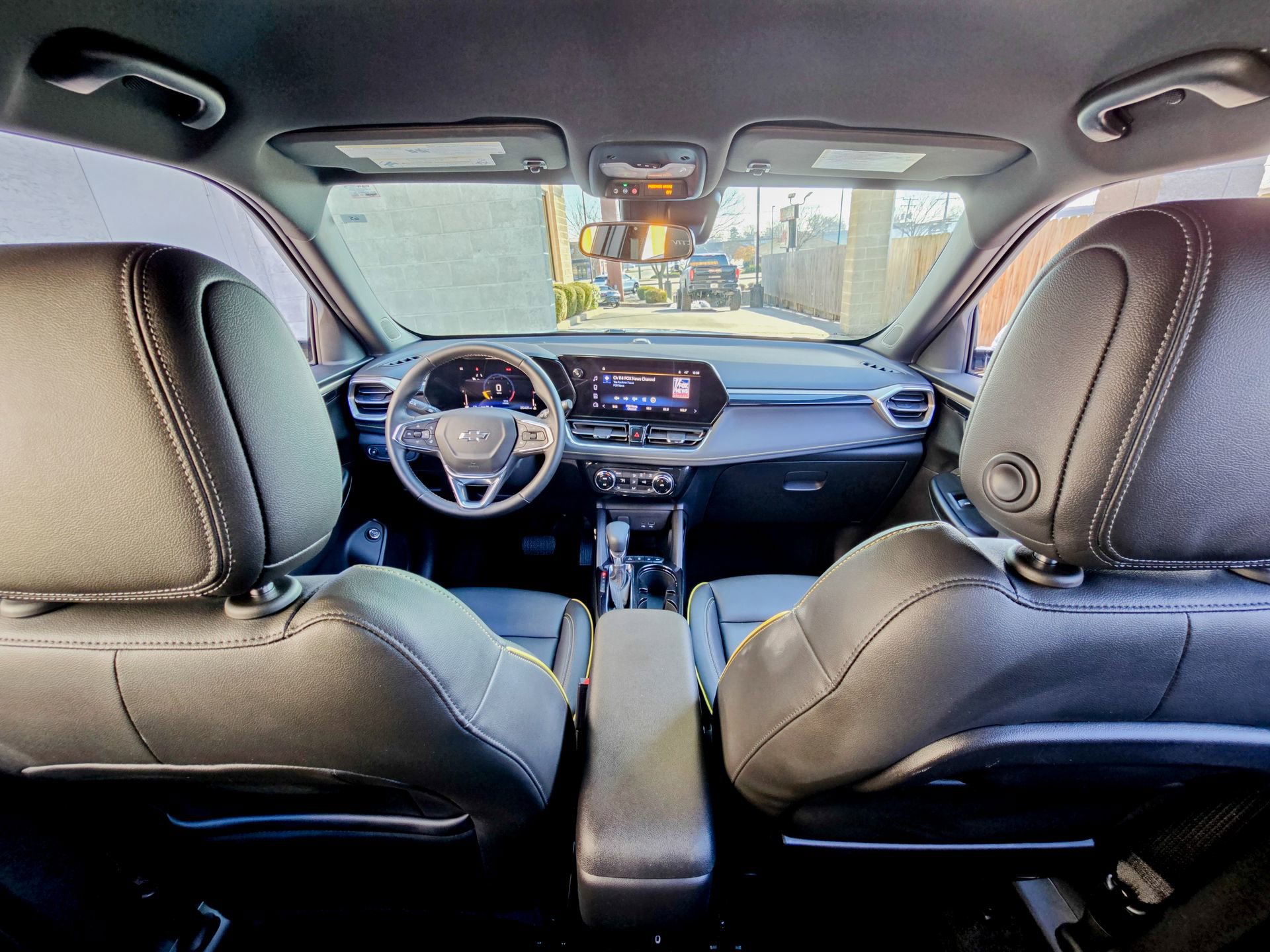 Used 2024 Chevrolet TrailBlazer ACTIV w/ Convenience Package image 2