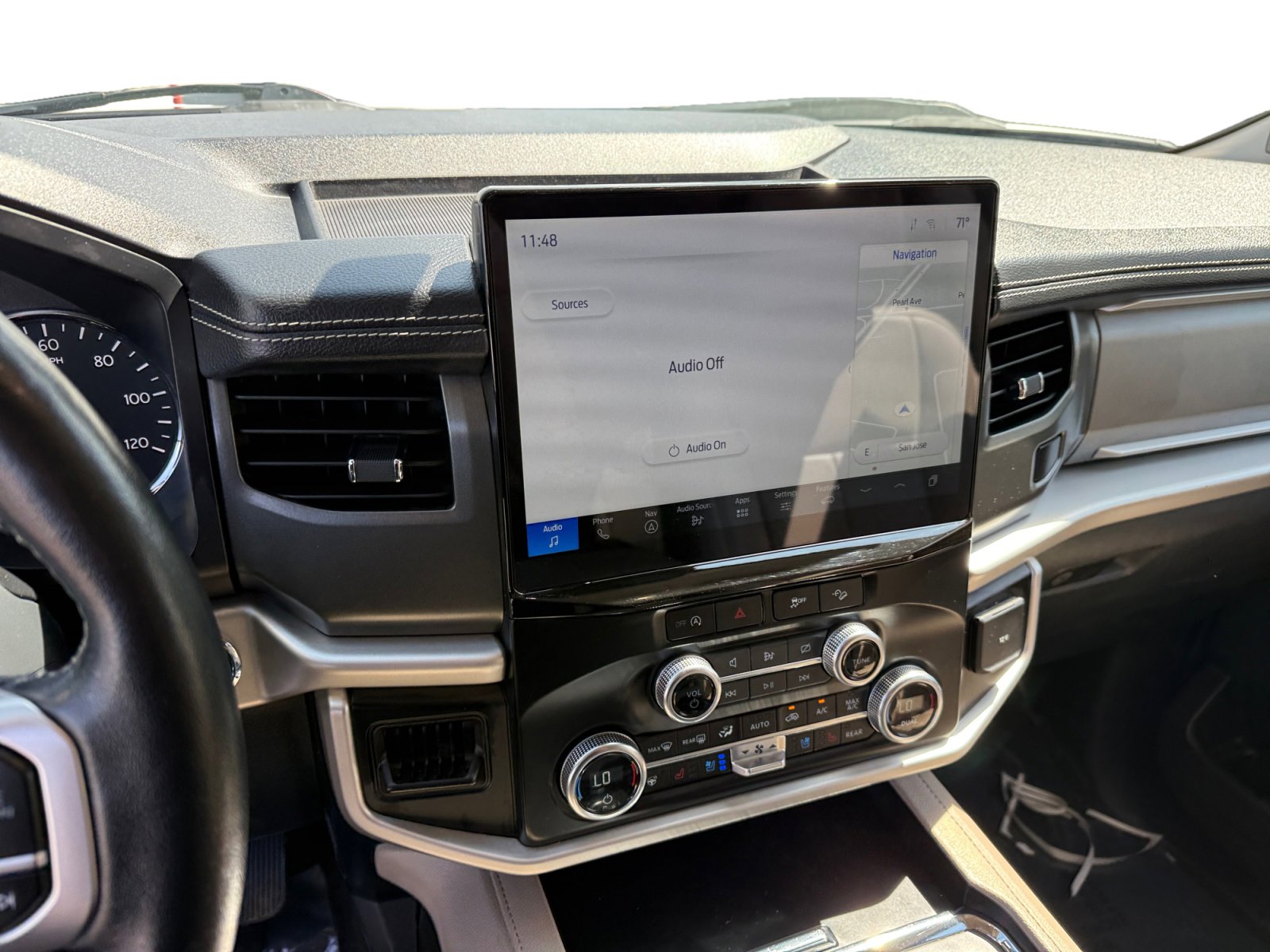 Certified 2024 Ford Expedition XLT image 12