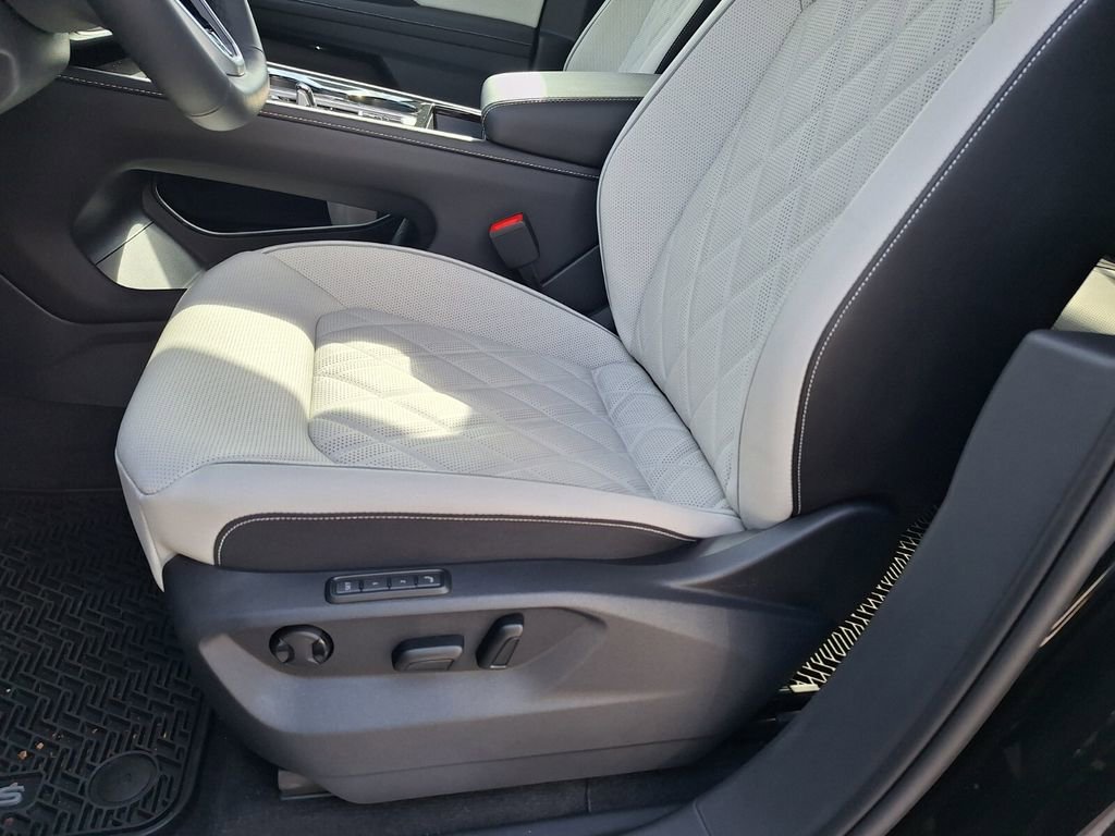 New 2026 Volkswagen Atlas Cross Sport SEL Premium R-Line image 10