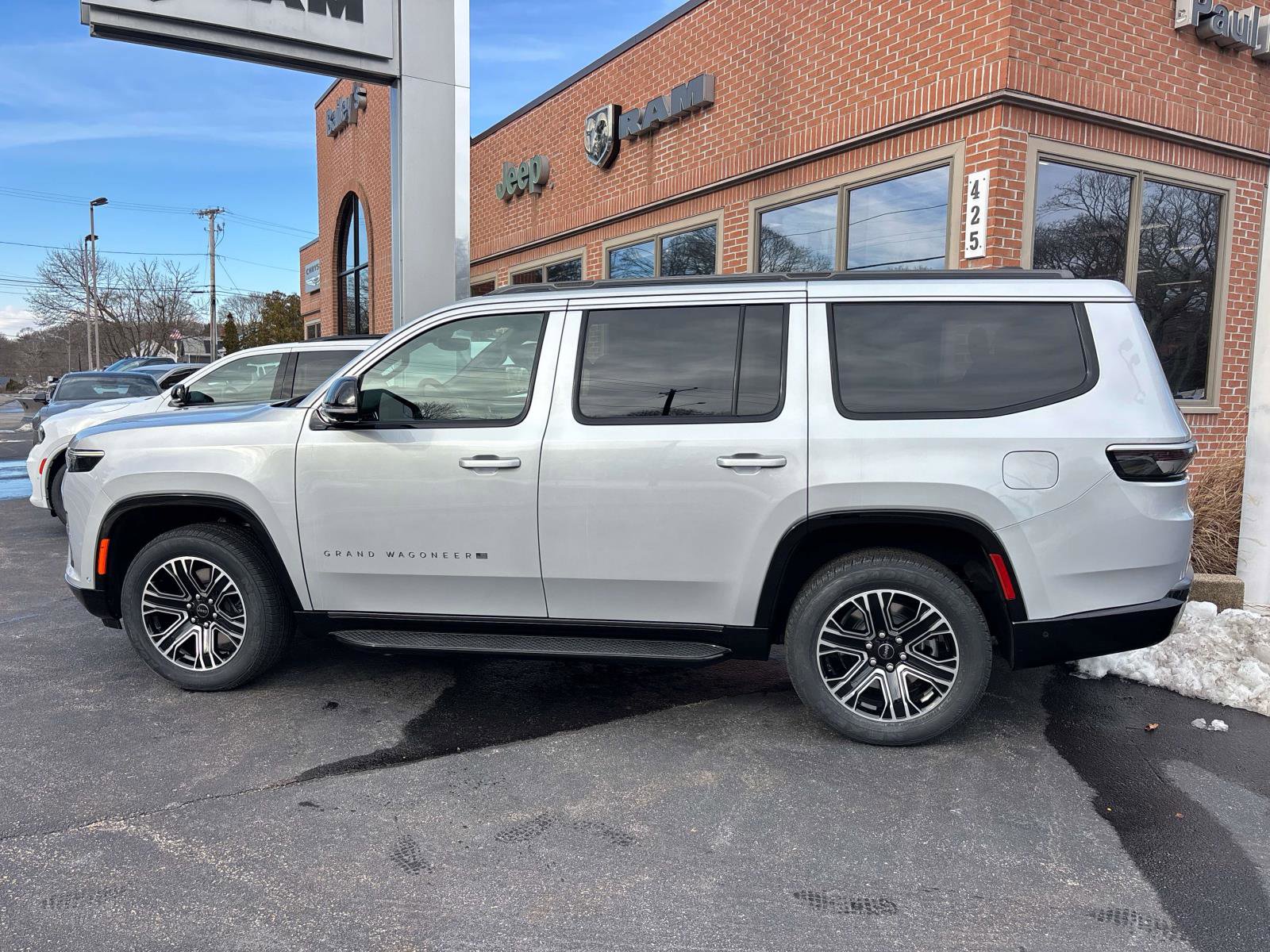 New 2026 Jeep Grand Wagoneer 4WD w/ Premium Group I image 3