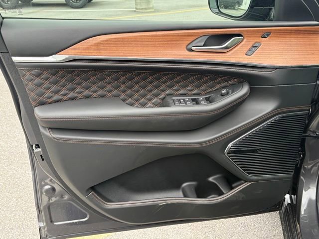 New 2026 Jeep Grand Cherokee Summit AWD/4WD image 11