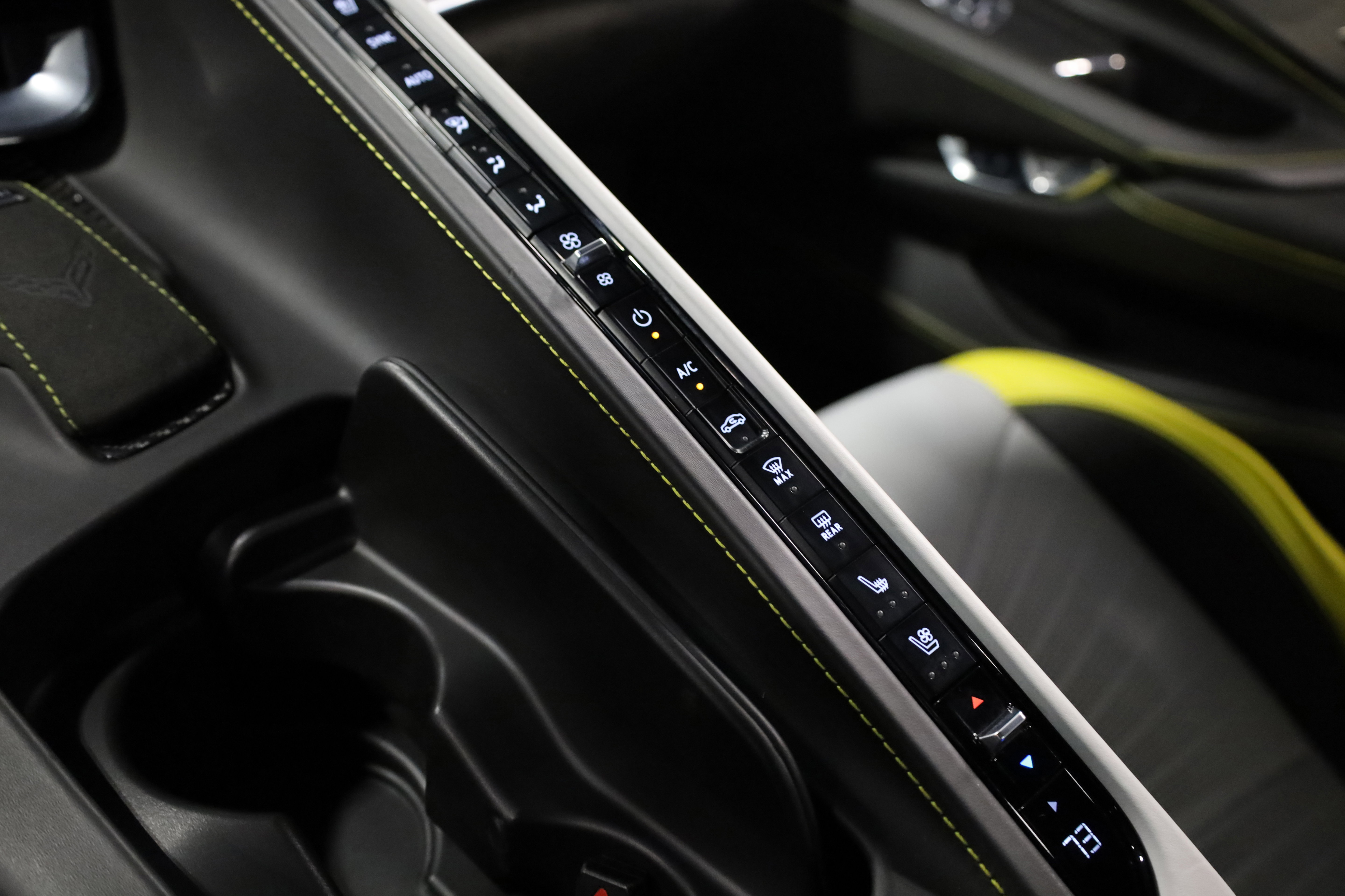 Used 2022 Chevrolet Corvette Stingray Premium Conv w/ Z51 Performance Package image 36