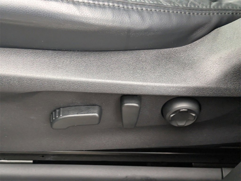 Certified 2025 Subaru Ascent Bronze Edition w/ Onyx Package image 22