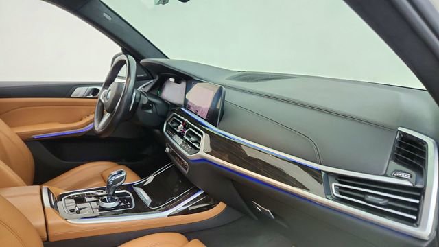 Used 2021 BMW X7 xDrive40i w/ M Sport Package image 21