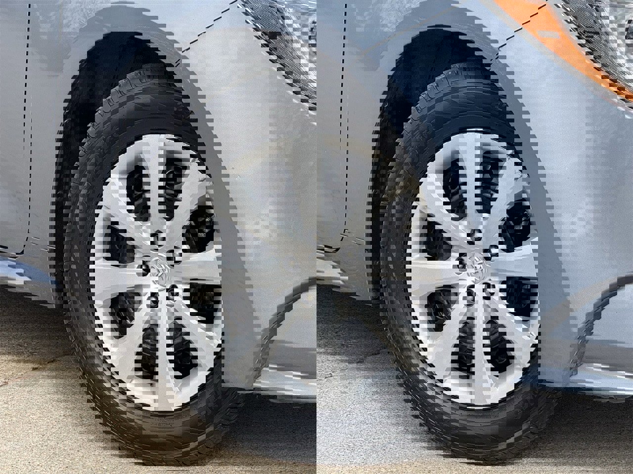 Used 2022 Toyota Corolla LE image 30