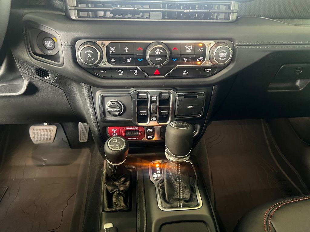 New 2025 Jeep Gladiator Rubicon w/ Convenience Group image 17