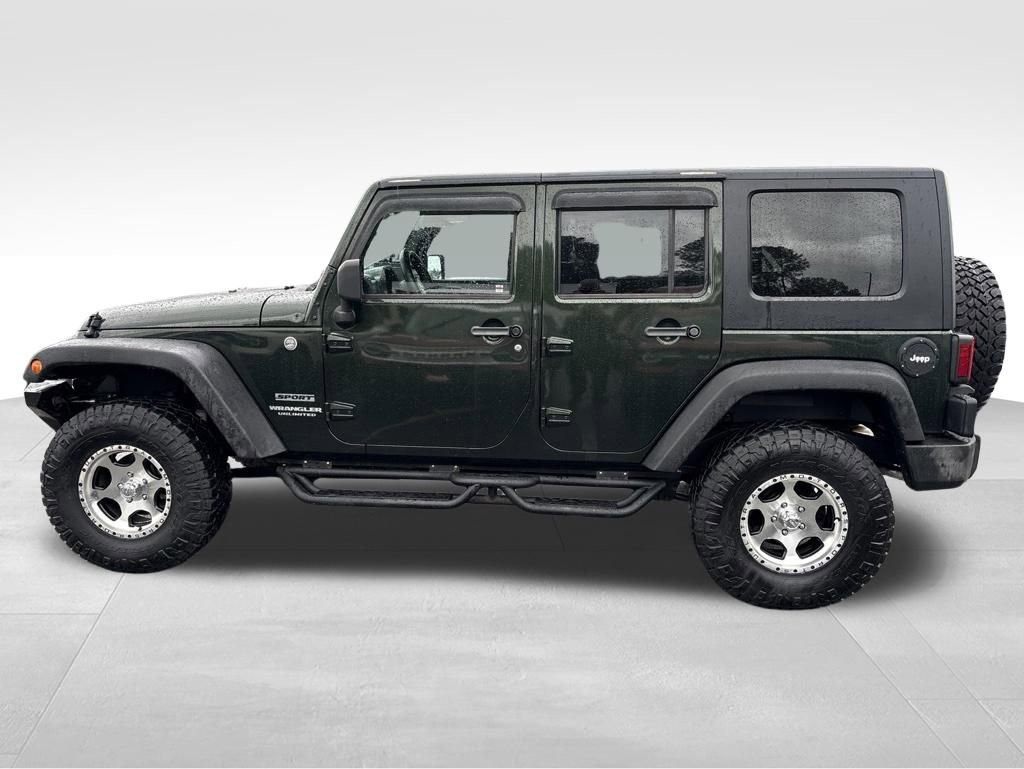 Used 2010 Jeep Wrangler Unlimited Sport AWD/4WD image 2