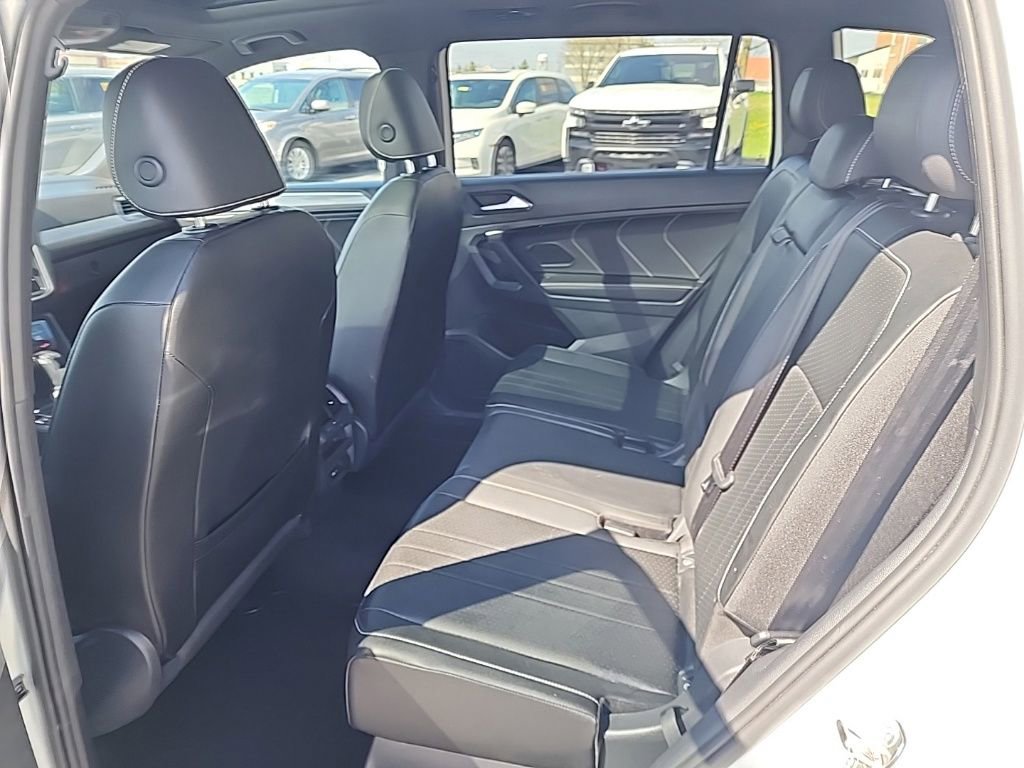 Used 2022 Volkswagen Tiguan SE R-Line AWD/4WD image 27