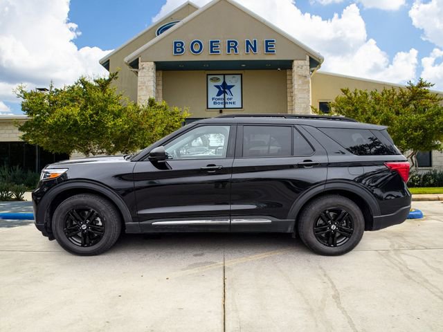 Used 2023 Ford Explorer XLT w/ Equipment Group 202A RWD image 2
