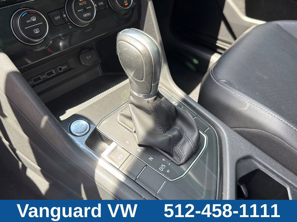 Used 2018 Volkswagen Tiguan SE w/ Panoramic Sunroof Package FWD image 15
