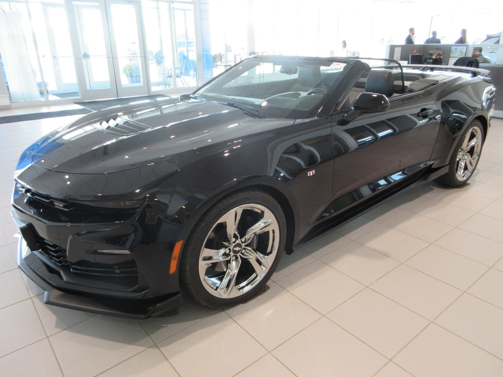 Certified 2021 Chevrolet Camaro SS RWD image 1
