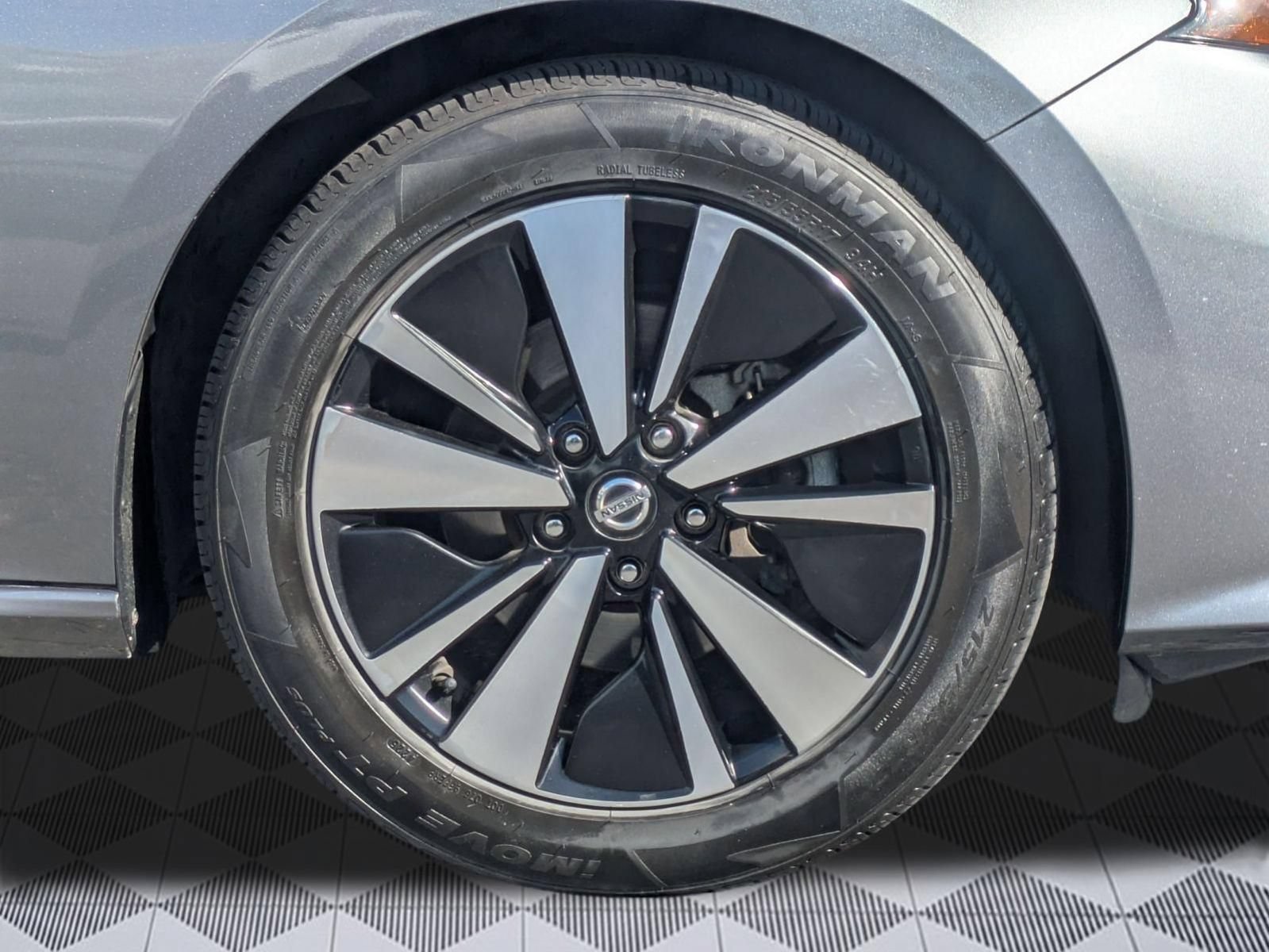 Used 2019 Nissan Altima 2.5 SL FWD image 10