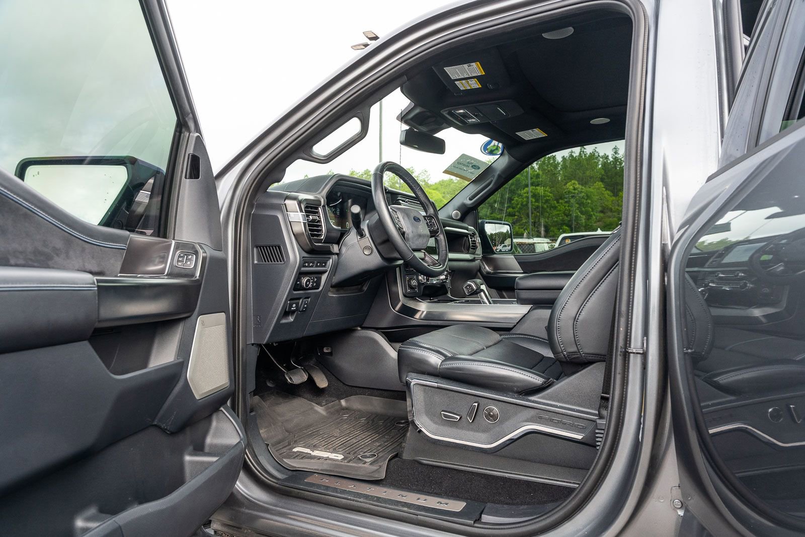 Used 2024 Ford F150 Platinum w/ Equipment Group 702A High AWD/4WD image 19