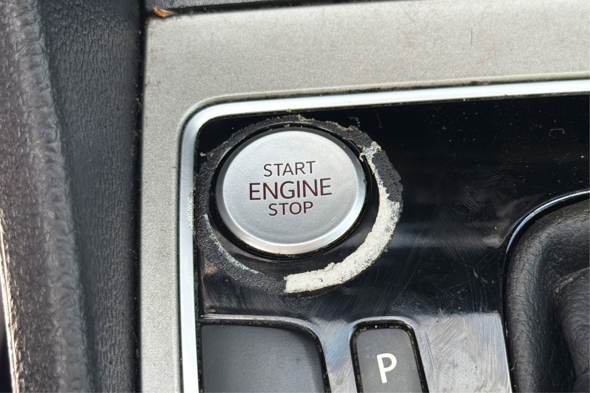 Used 2022 Volkswagen Passat 2.0T SE FWD image 32