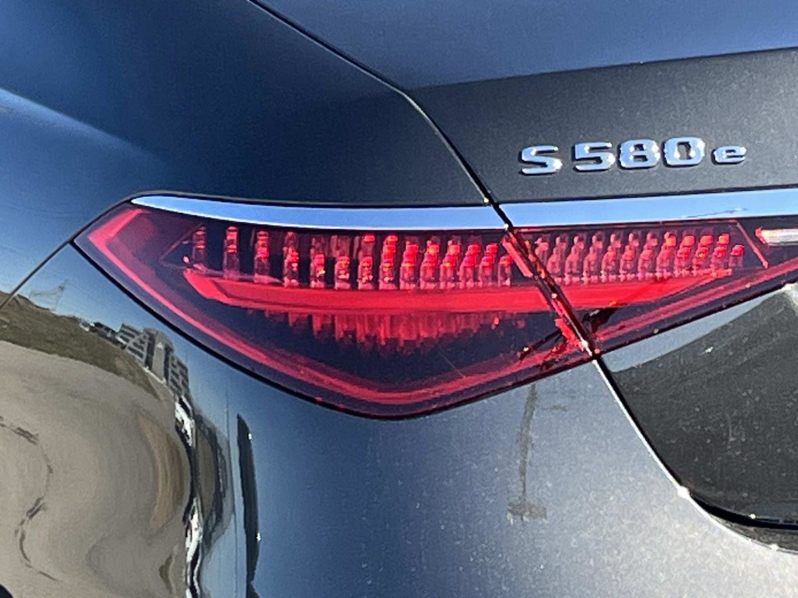 Used 2025 Mercedes-Benz S 580e 4MATIC Sedan image 9