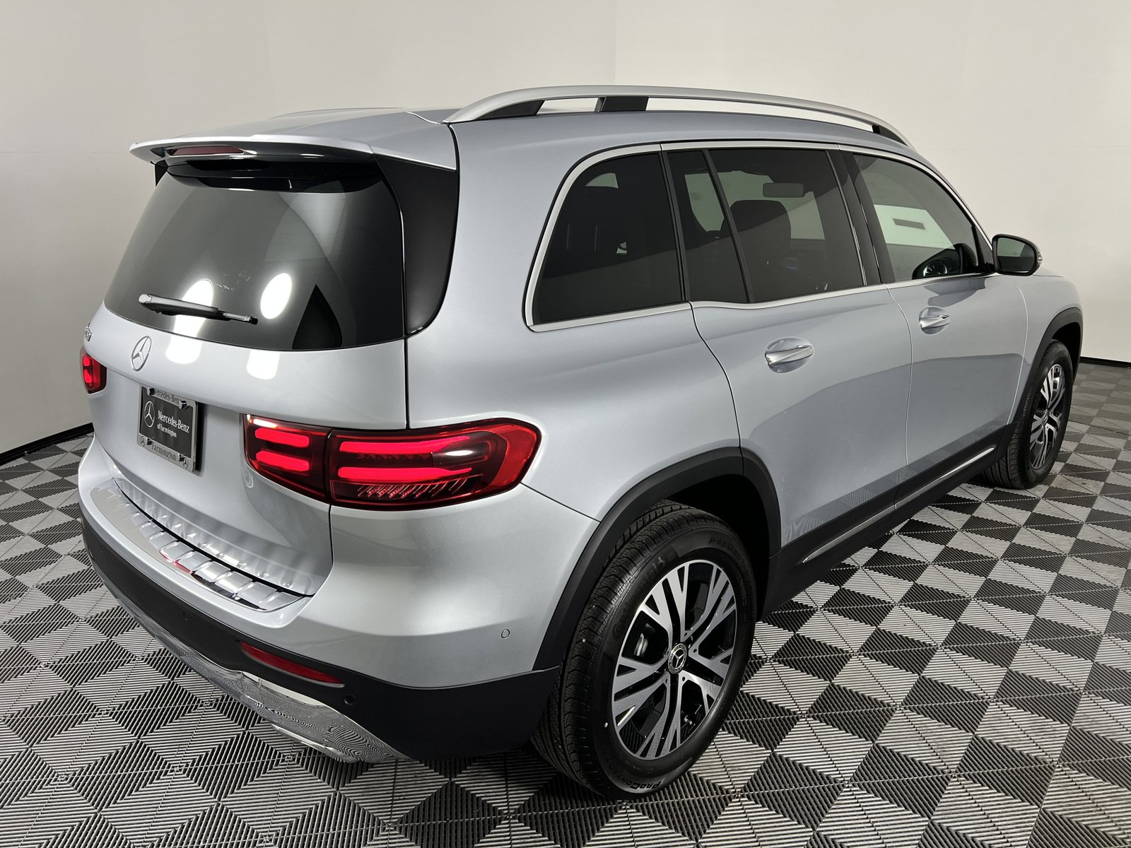 Used 2025 Mercedes-Benz GLB 250 image 13