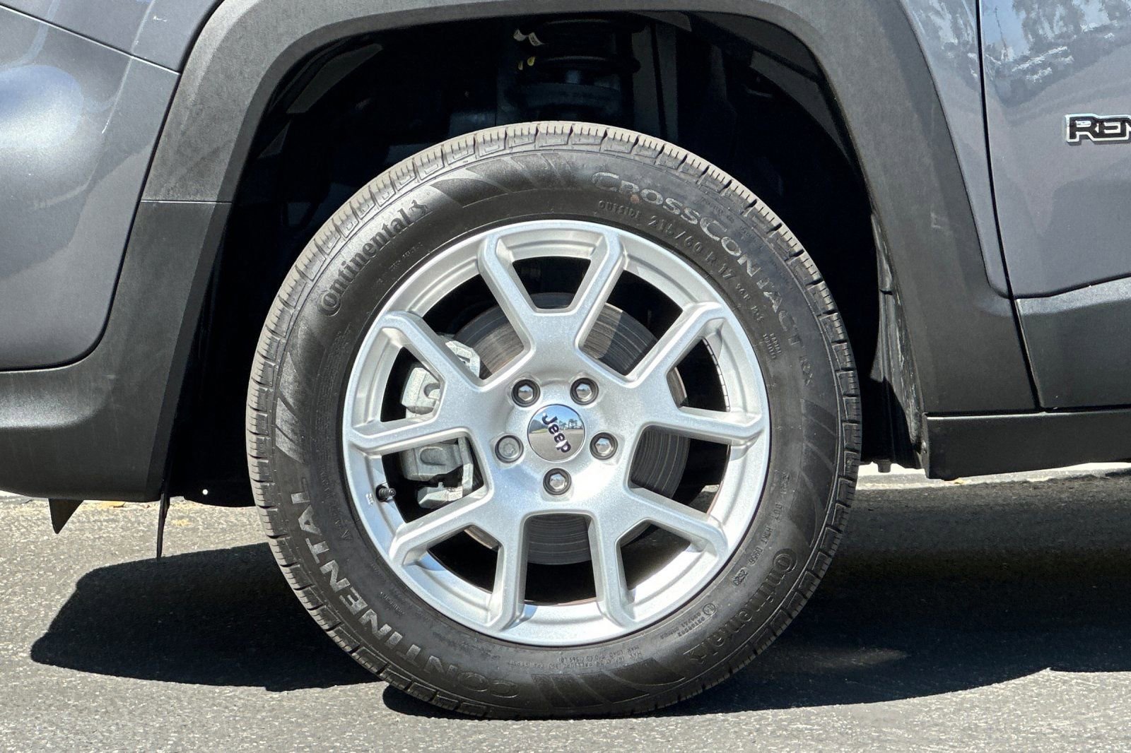 Used 2023 Jeep Renegade Latitude image 28