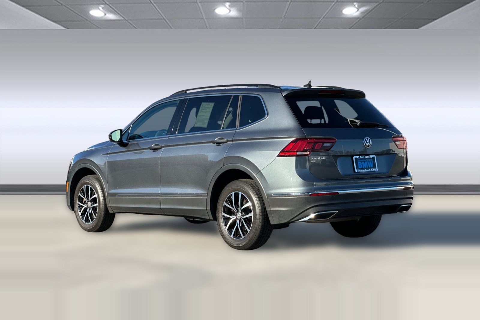 Used 2021 Volkswagen Tiguan SE AWD/4WD image 3