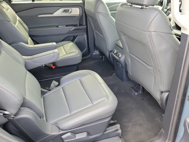 Used 2025 Ford Explorer Active w/ Active Comfort Package RWD image 18