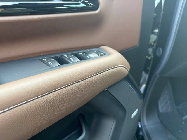 New 2026 Chevrolet Tahoe High Country AWD/4WD image 11