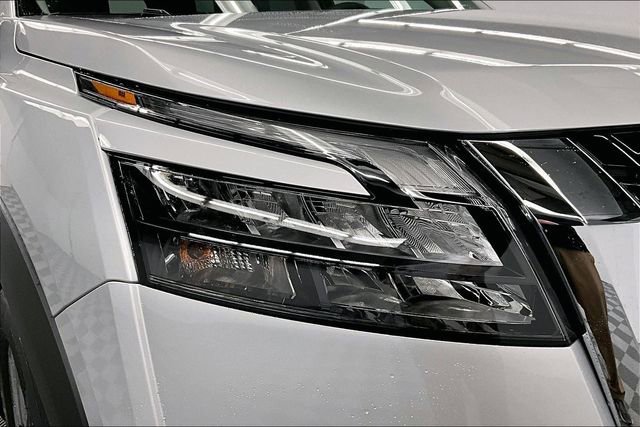 New 2025 Nissan Pathfinder S image 13