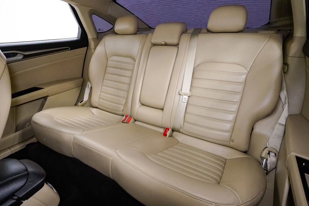 Used 2014 Ford Fusion SE w/ Equipment Group 502A image 19