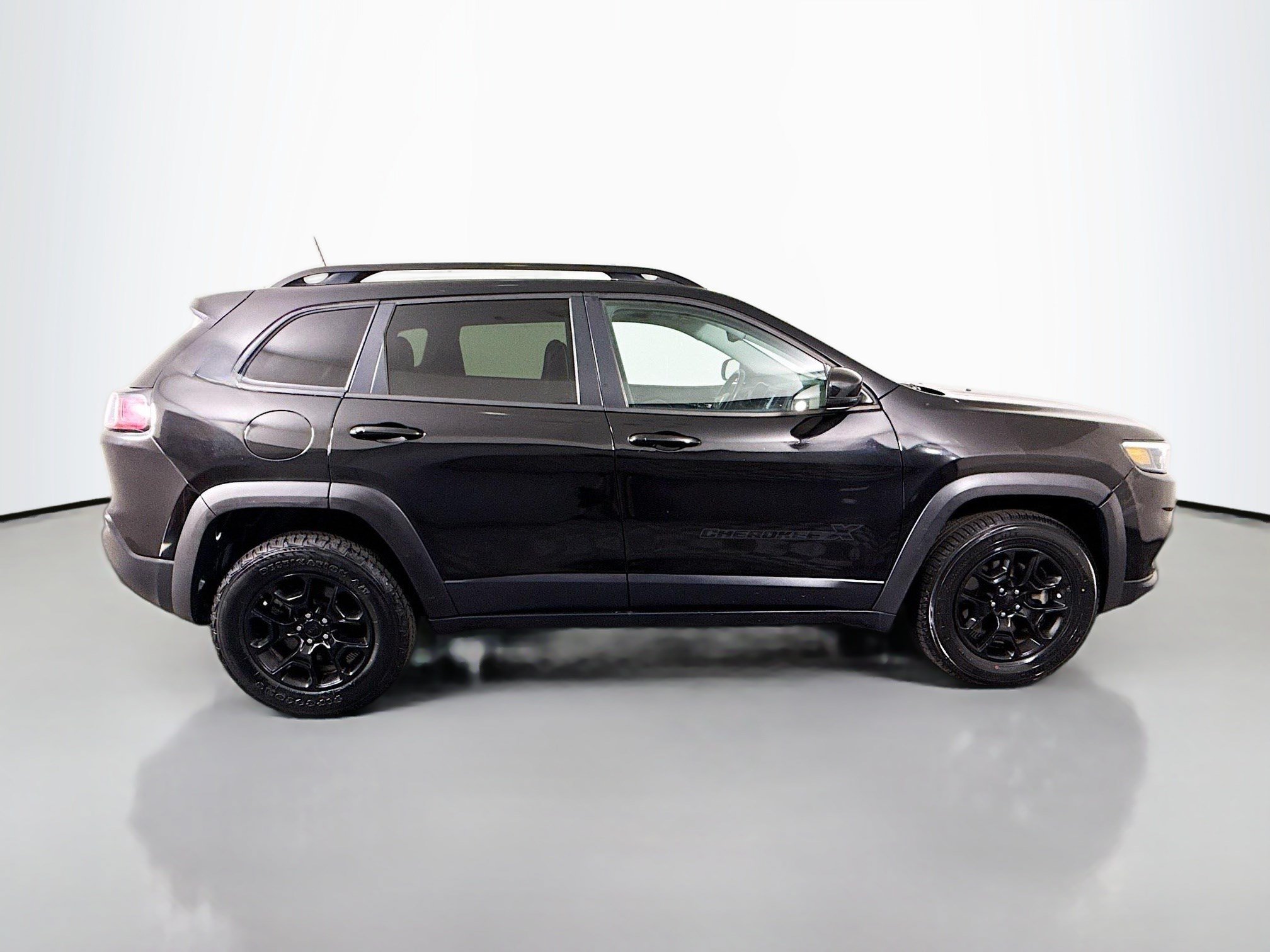 Used 2022 Jeep Cherokee Latitude AWD/4WD image 11