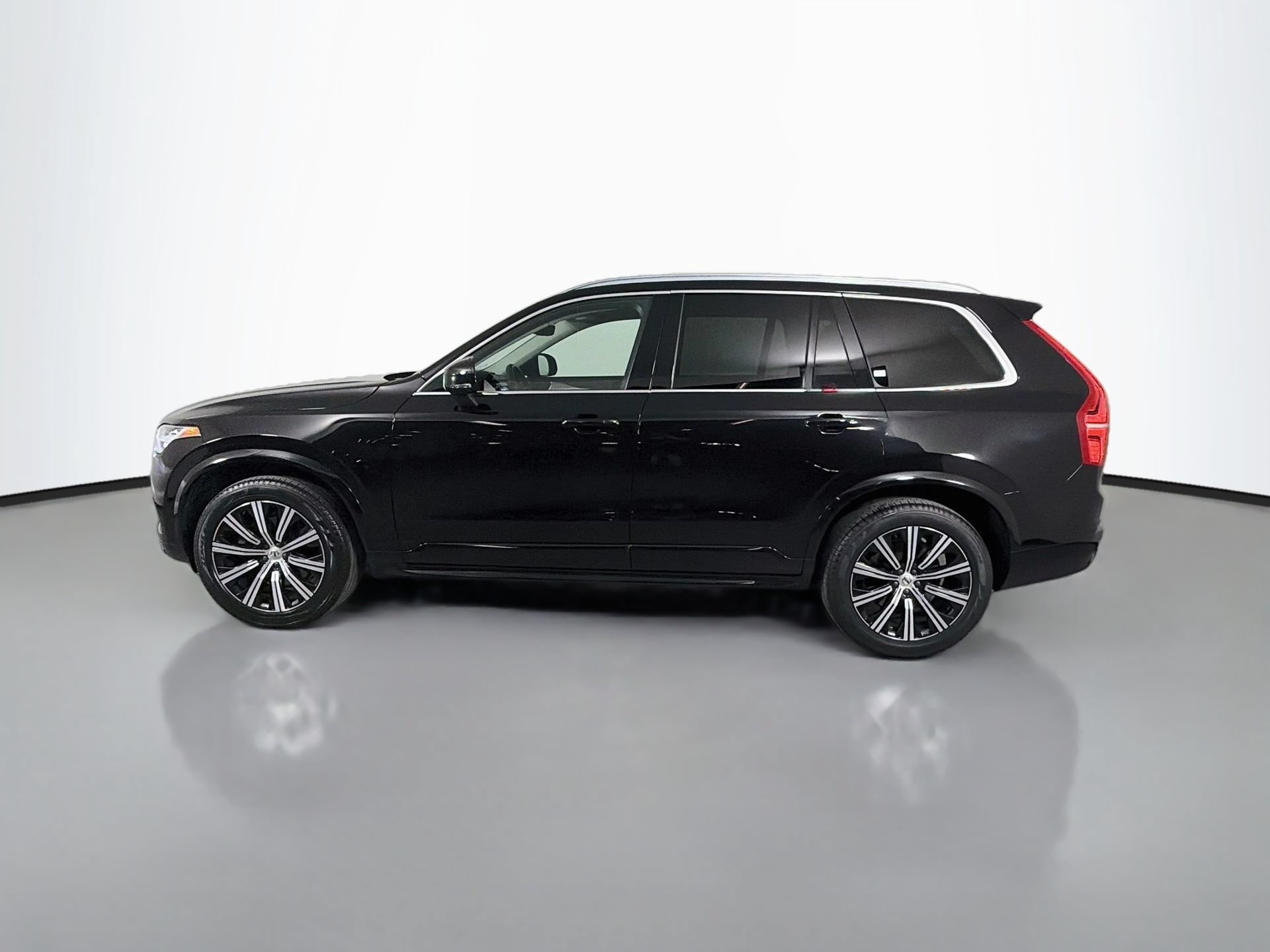 Certified 2023 Volvo XC90 B5 Core w/ Protection Package Premier AWD/4WD image 9
