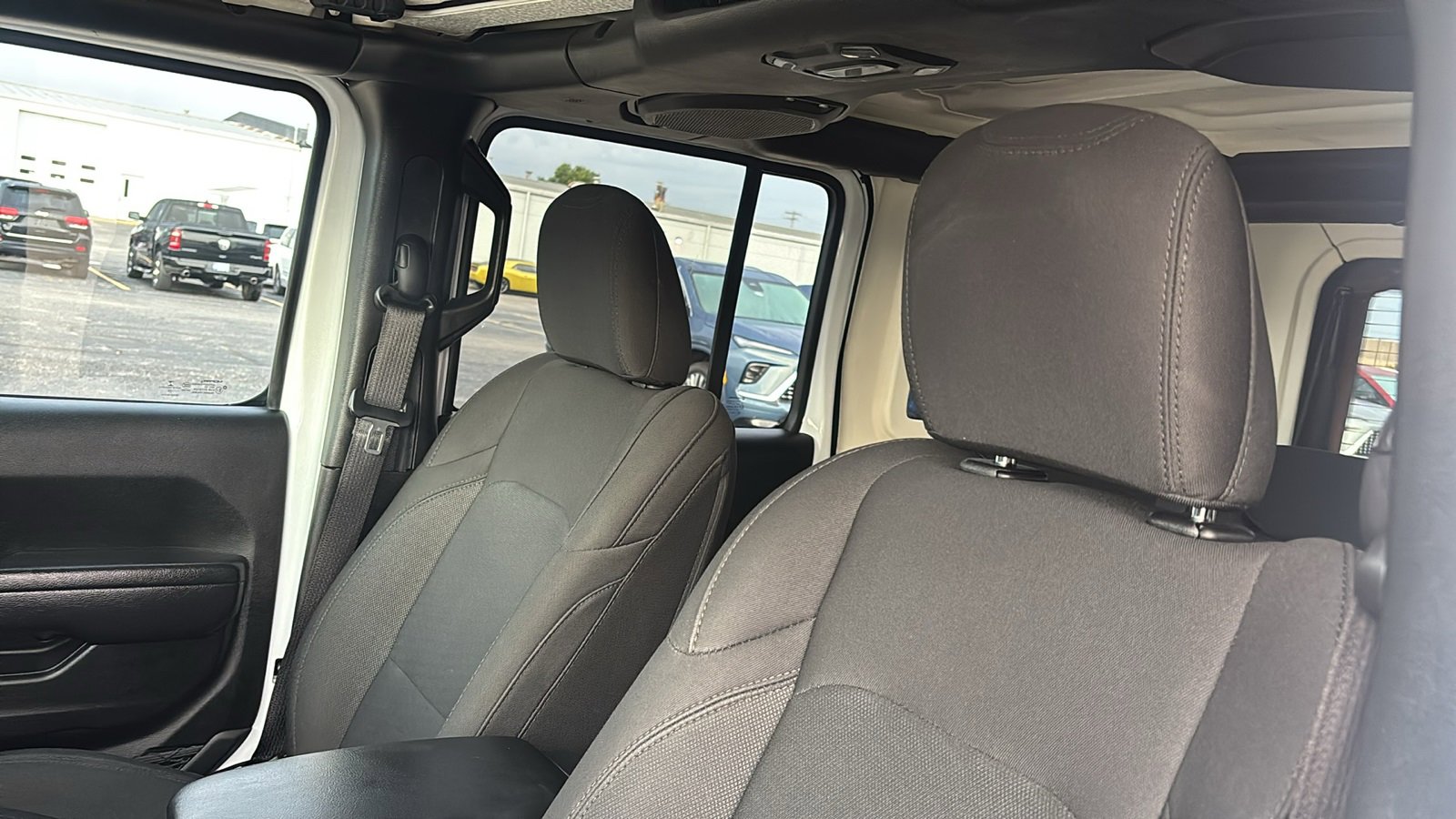 Used 2022 Jeep Wrangler Unlimited Sport image 12