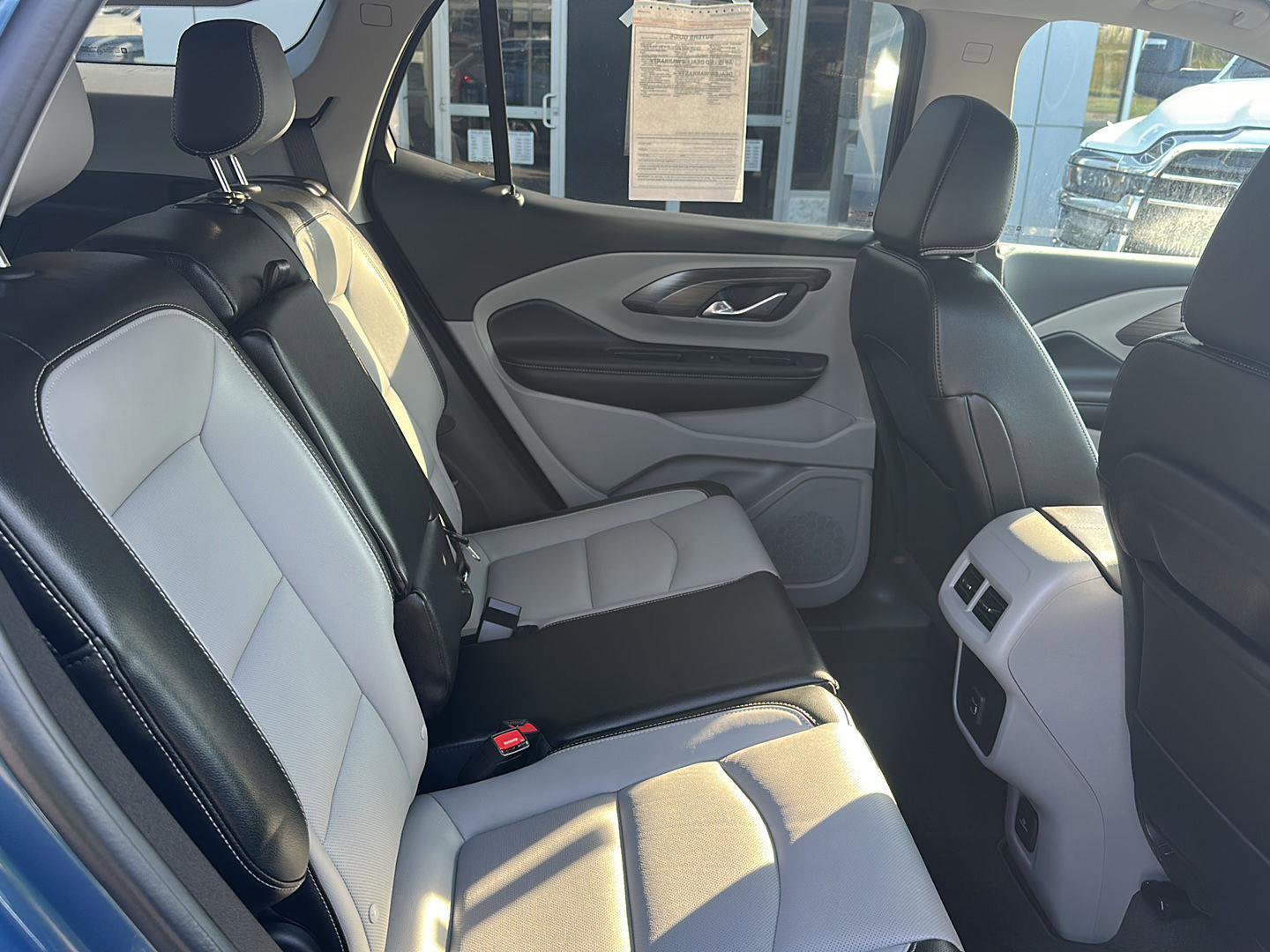 Used 2024 GMC Terrain SLT w/ Tech Package image 7