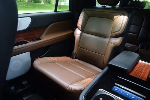Used 2024 Lincoln Navigator L Reserve AWD/4WD image 14