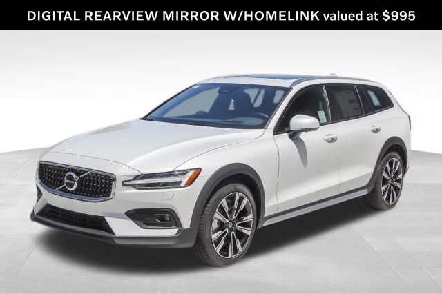 New 2025 Volvo V60 B5 Cross Country Ultra w/ Climate Package image 3