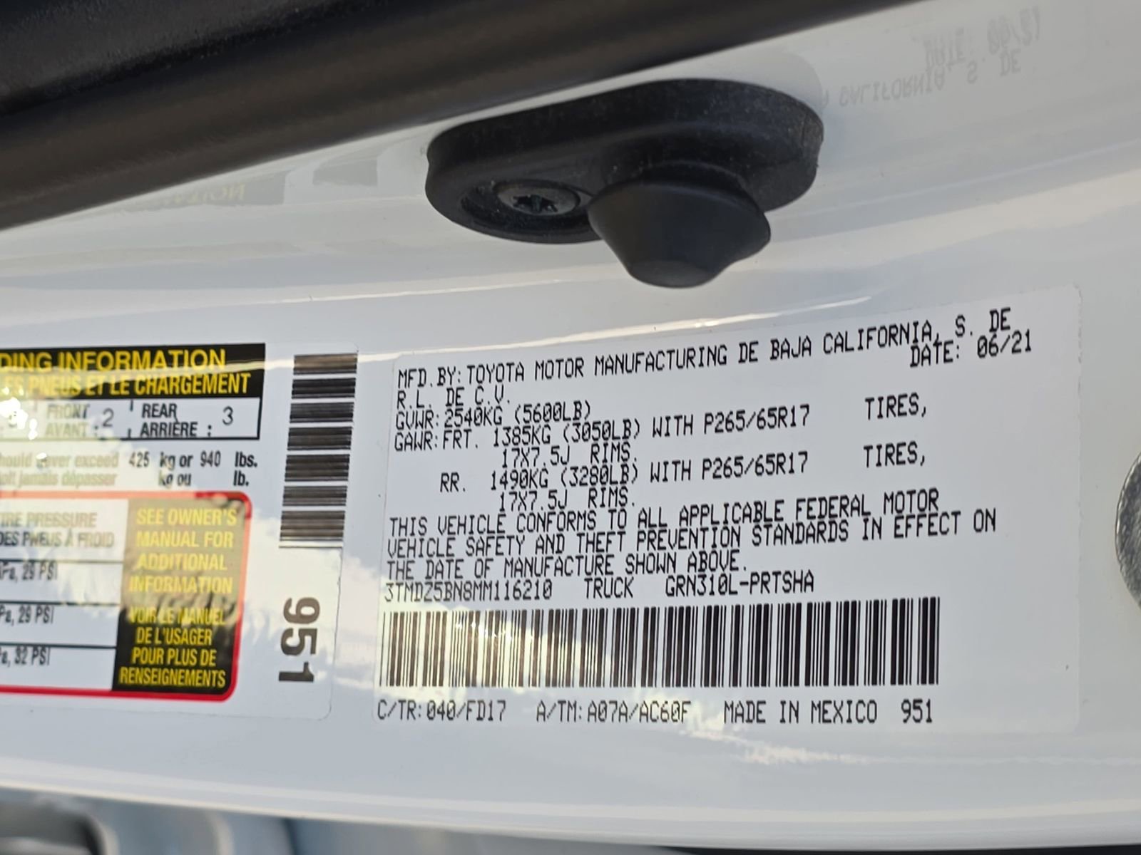 Used 2021 Toyota Tacoma TRD Sport w/ Technology Package image 39