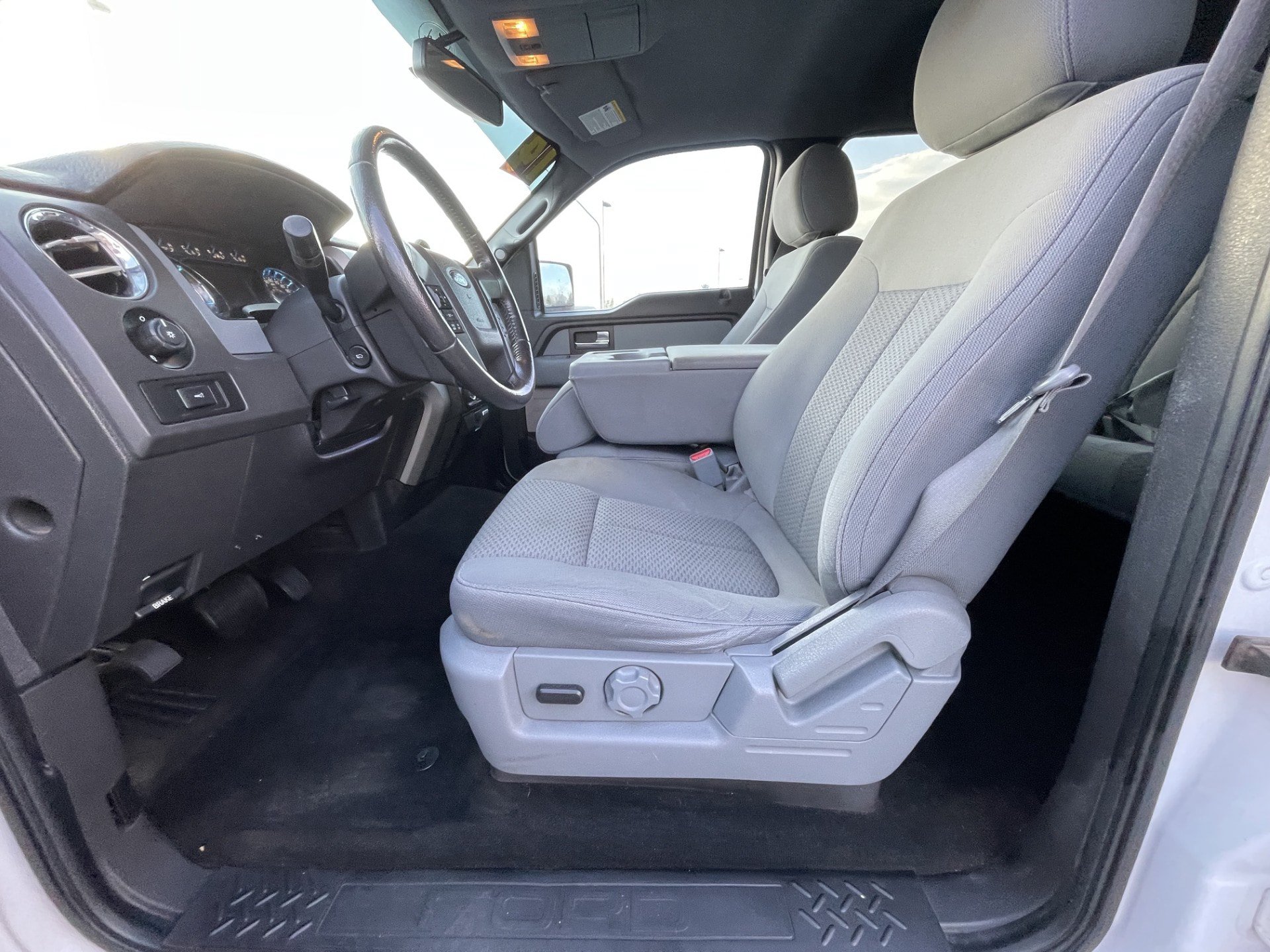 Used 2014 Ford F150 XLT w/ Equipment Group 302A Luxury RWD image 13
