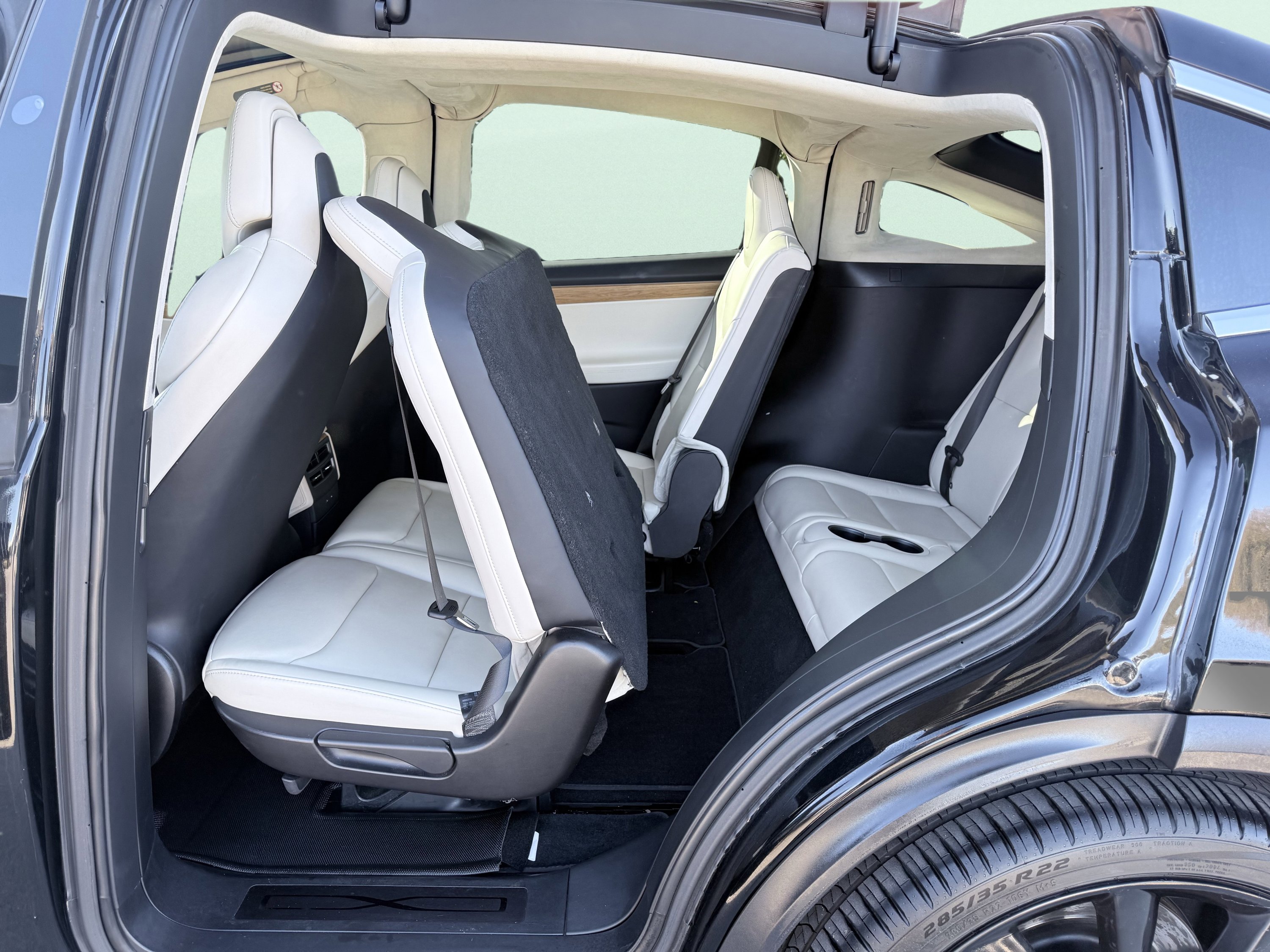 Used 2019 Tesla Model X 75D image 34